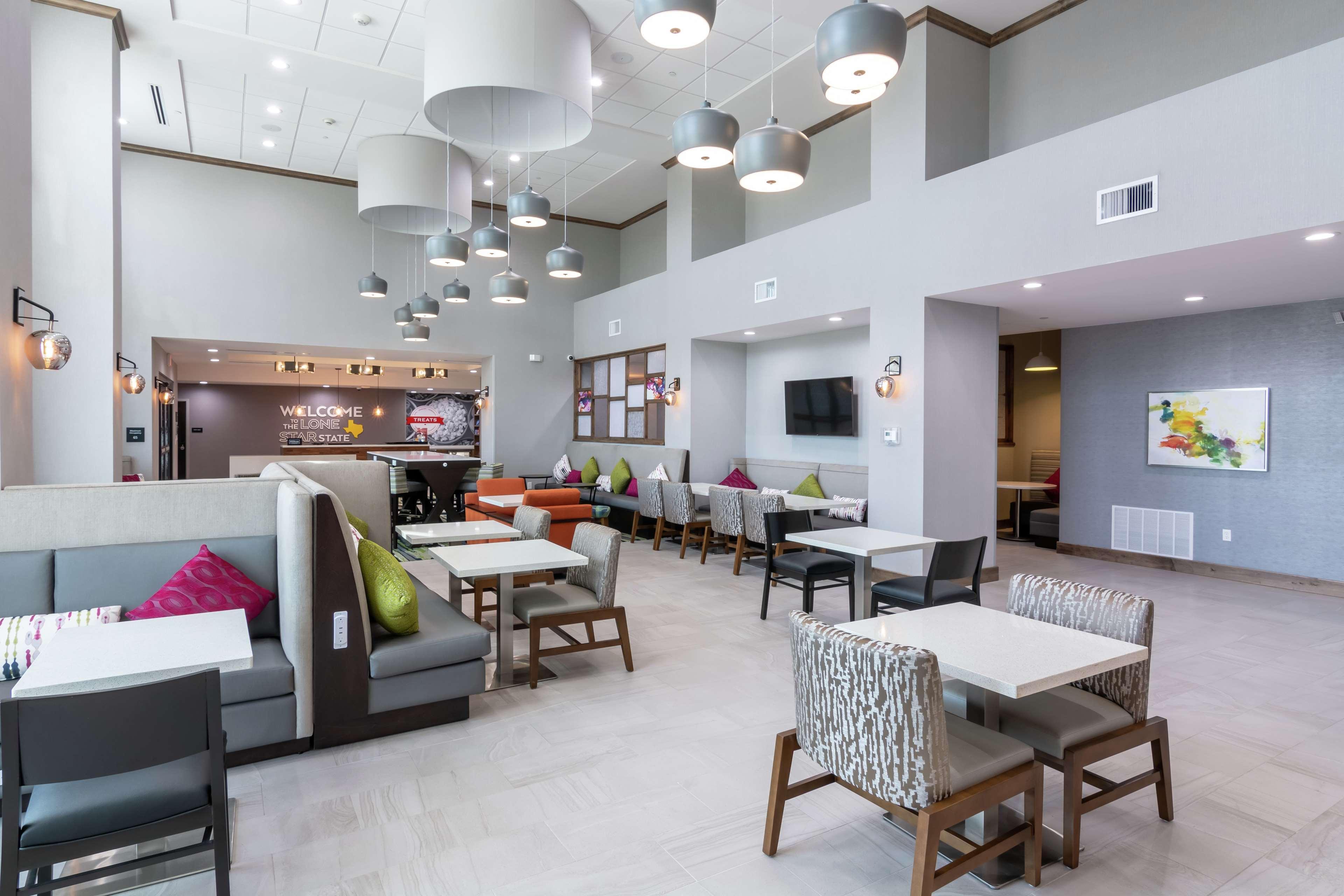 Hotel Hampton & East