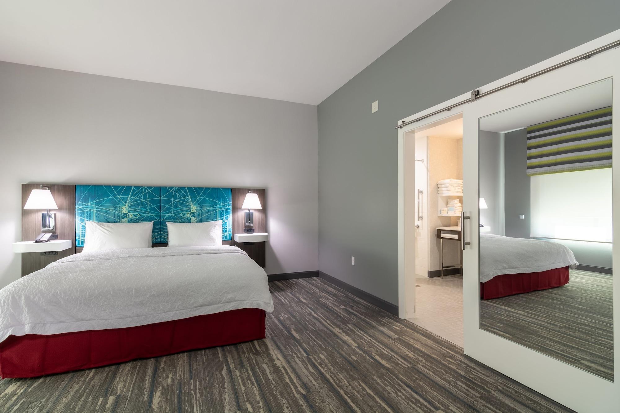 Hotel Hampton & East 3*